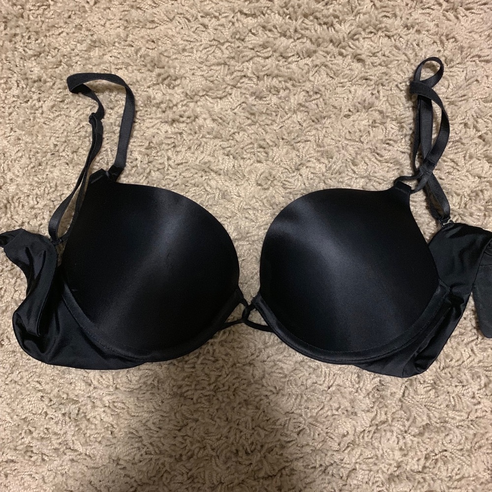 Victoria Secret bombshell plunge bra 36A